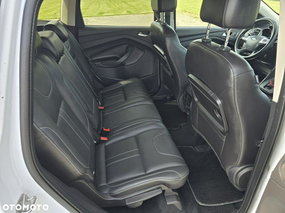 Ford Kuga - 25