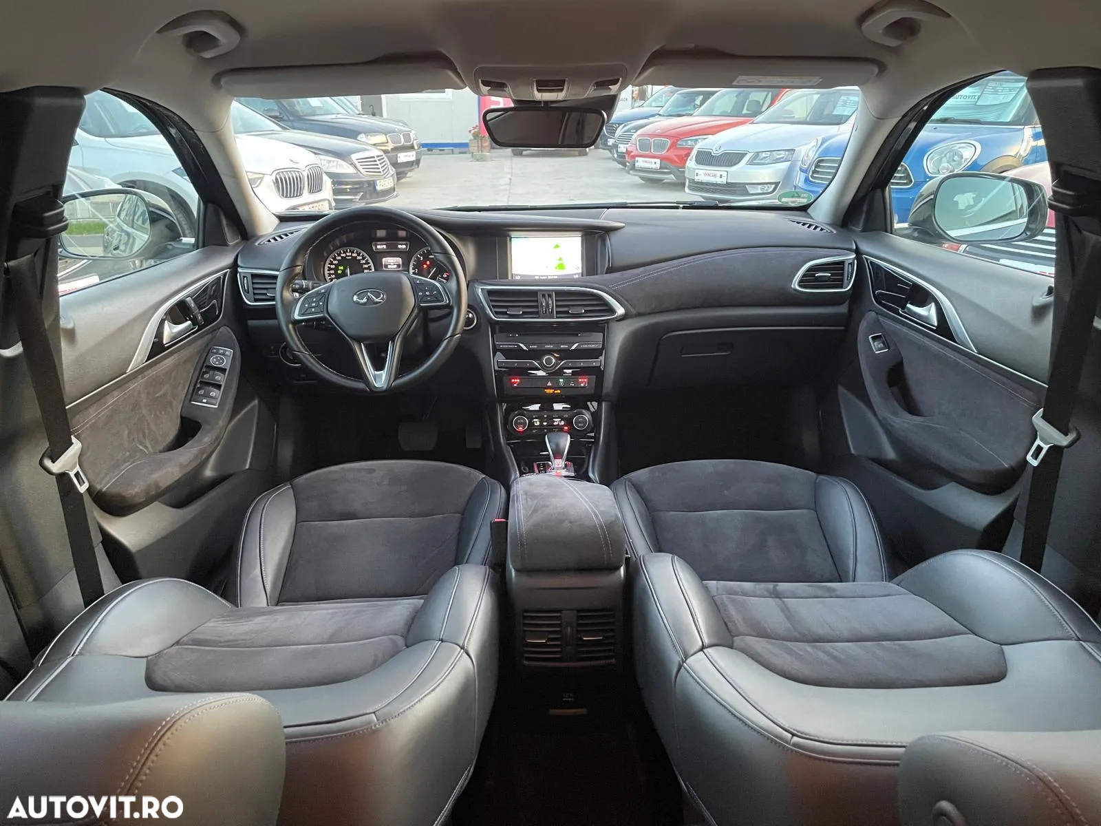 Infiniti Q30 - 7