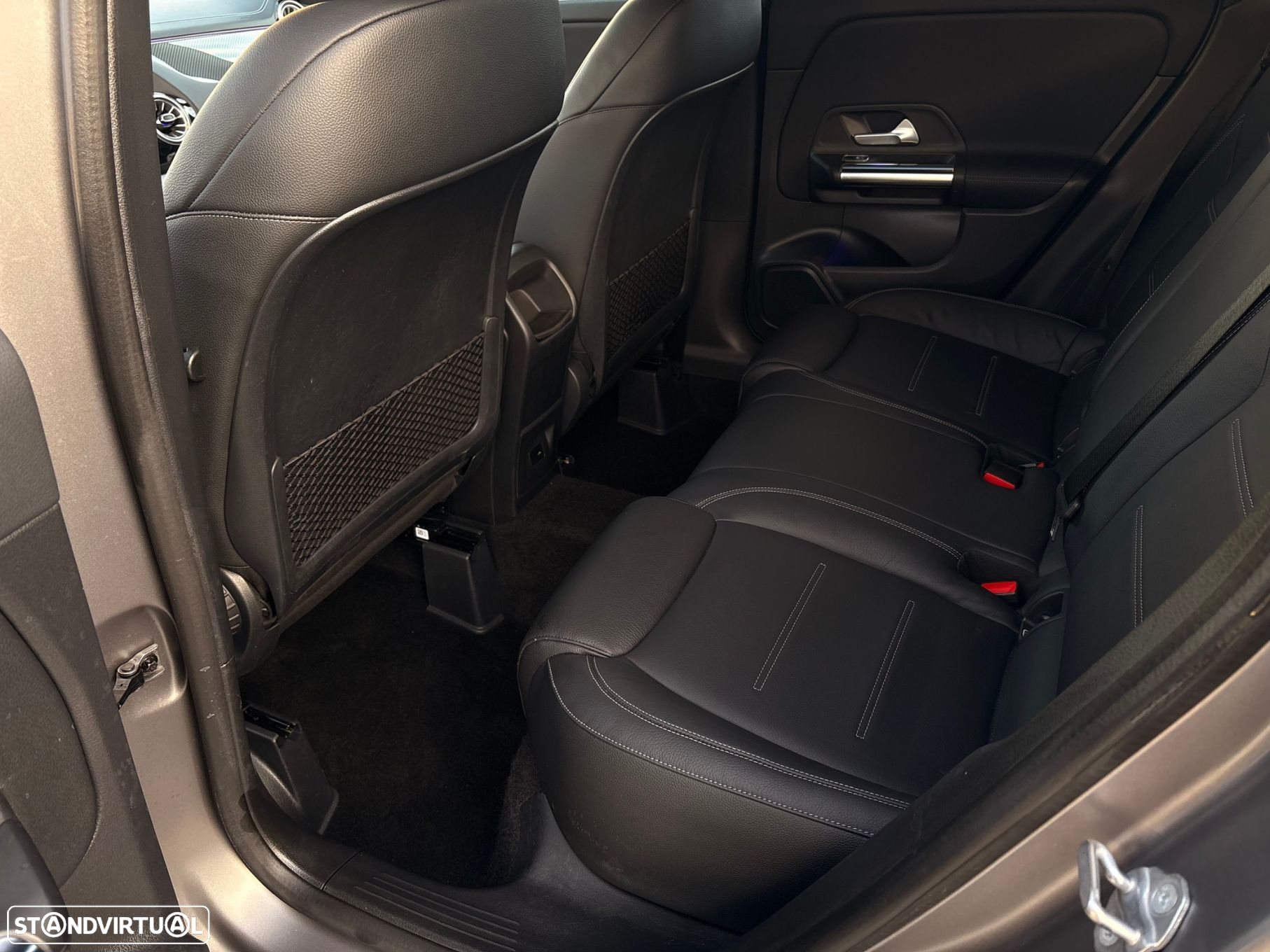 Mercedes-Benz GLA 250 e AMG Line - 41