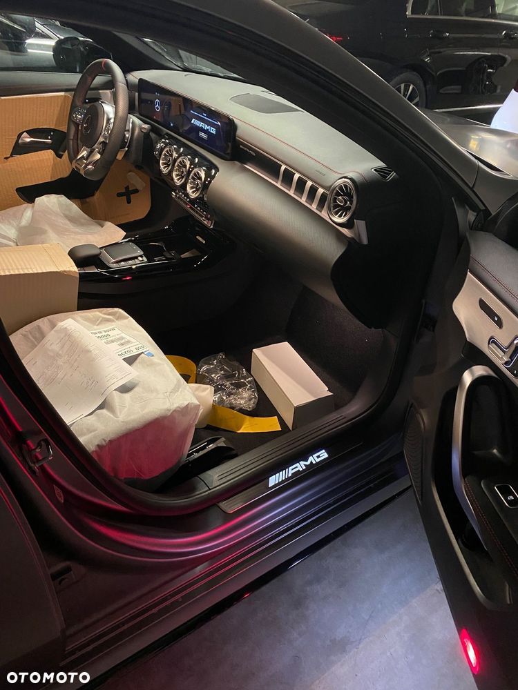 Mercedes-Benz CLA - 38