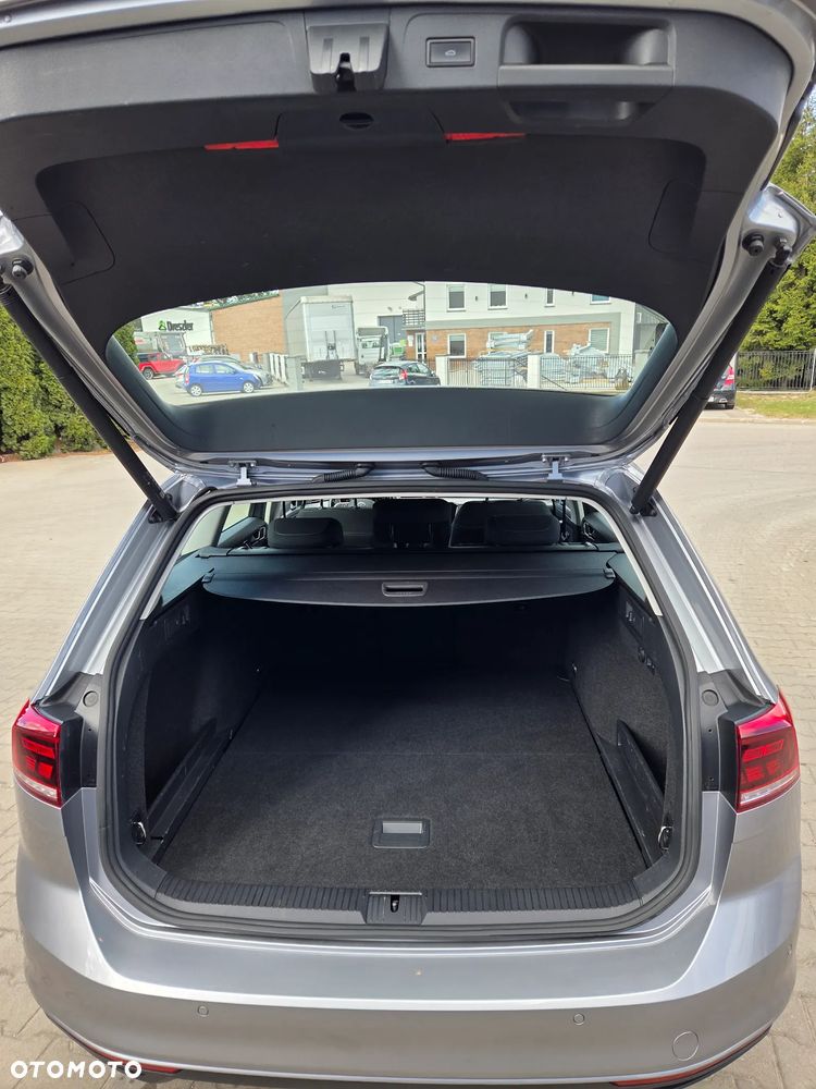 Volkswagen Passat 2.0 TDI SCR DSG Business - 11