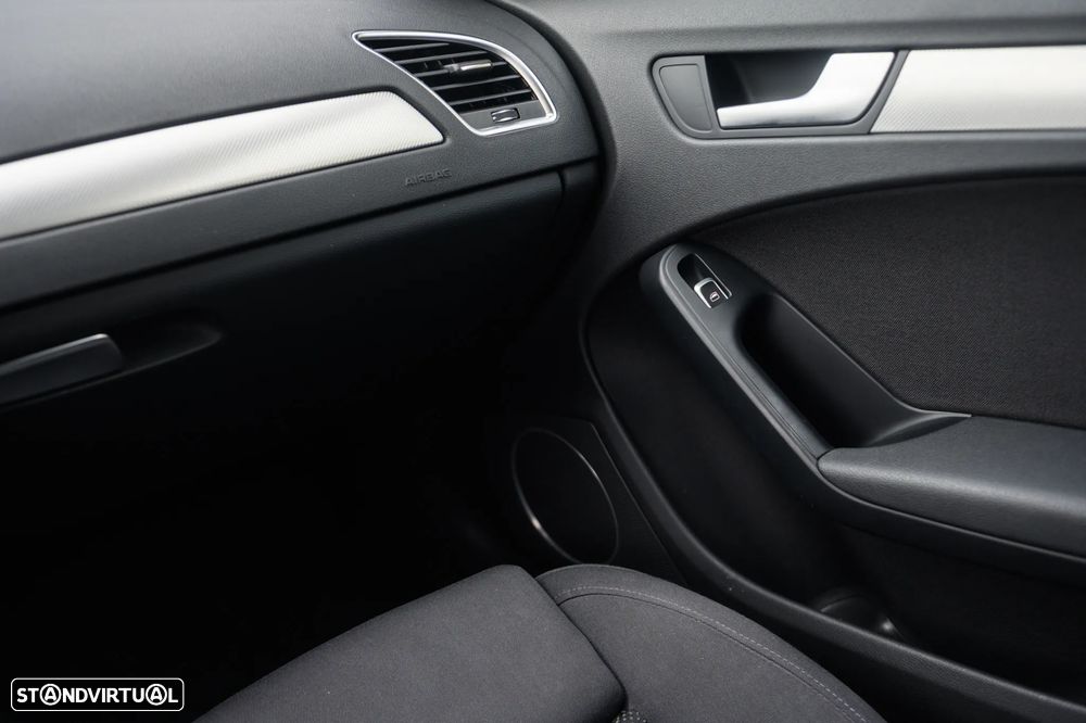 Audi A4 Avant 2.0 TDI Business Line S-line - 25