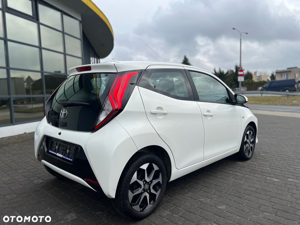 Toyota Aygo x-clusiv - 19