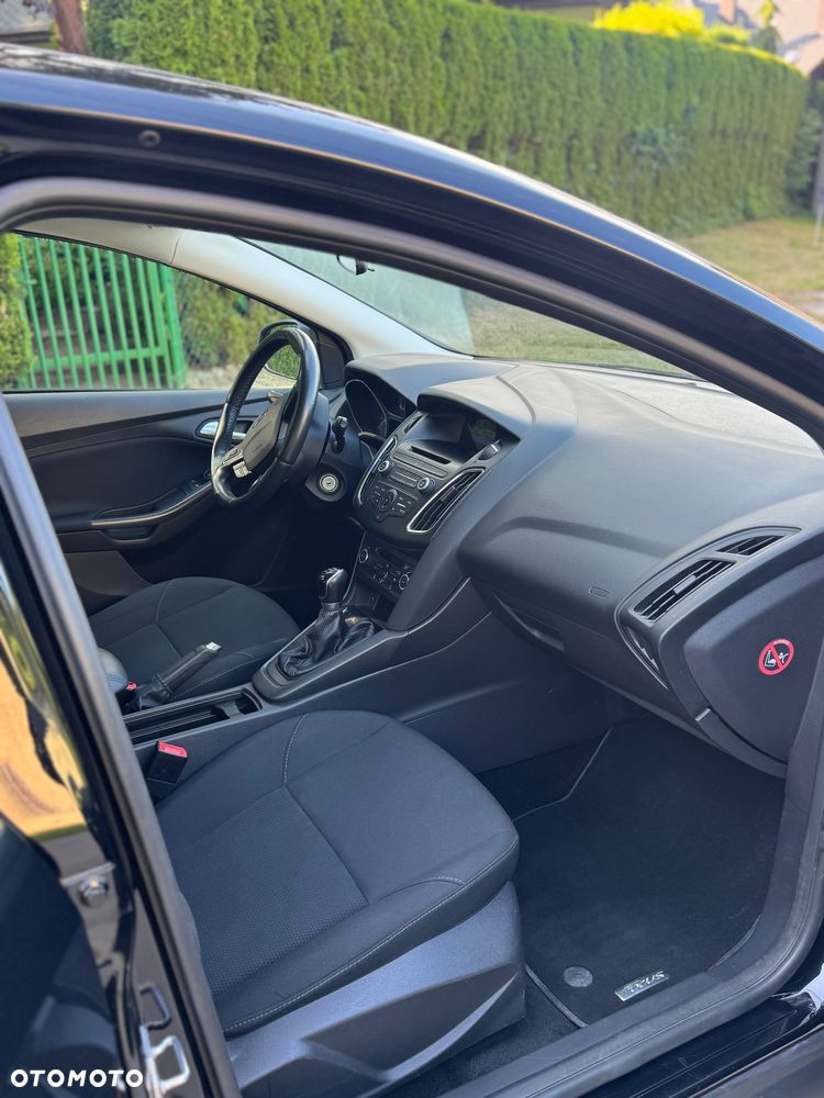 Ford Focus 1.6 Trend - 23
