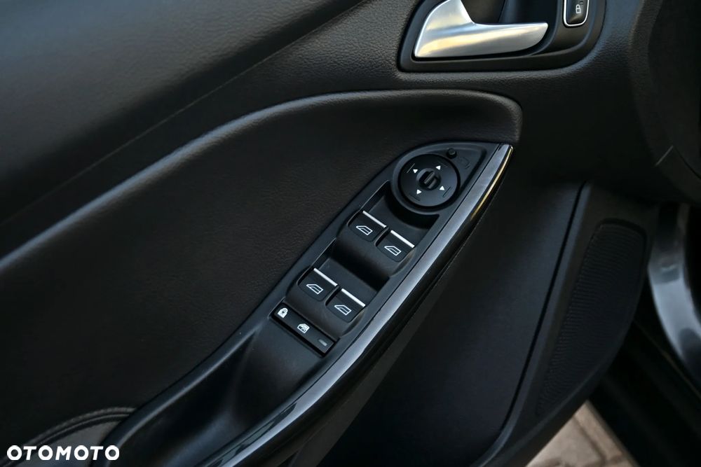 Ford Focus 1.5 EcoBoost Titanium X - 28