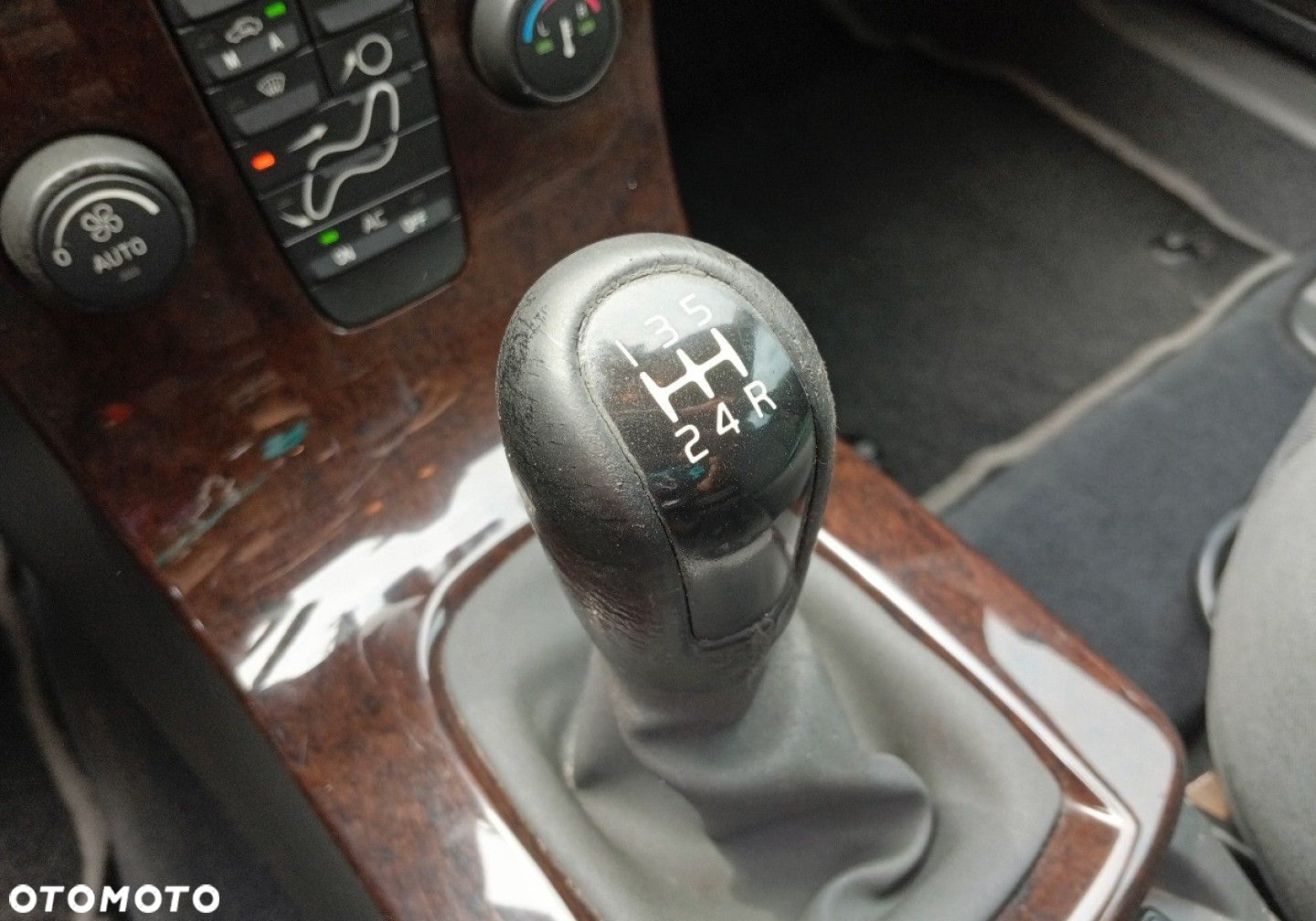 Volvo V40 - 24