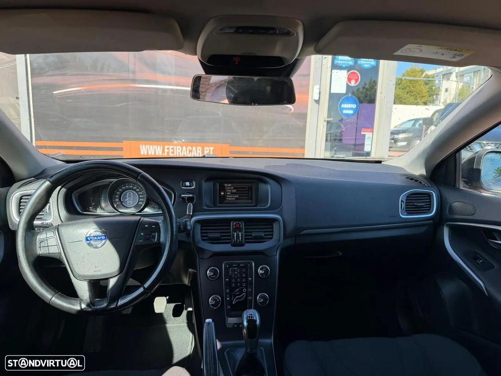 Volvo V40 2.0 D2 Momentum - 36