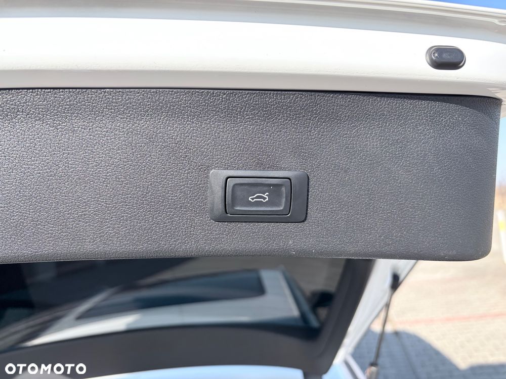 Audi A4 Avant 2.0 TDI - 14