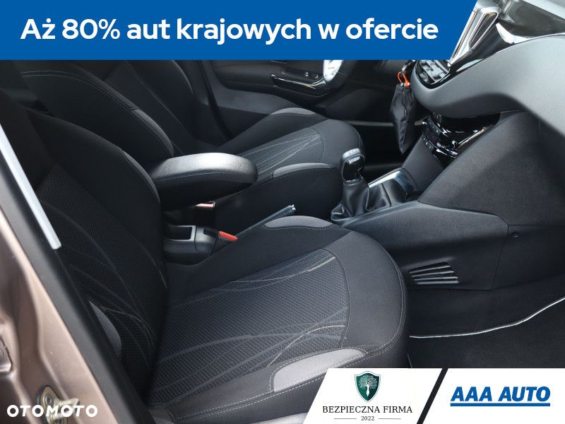 Peugeot 208 - 10