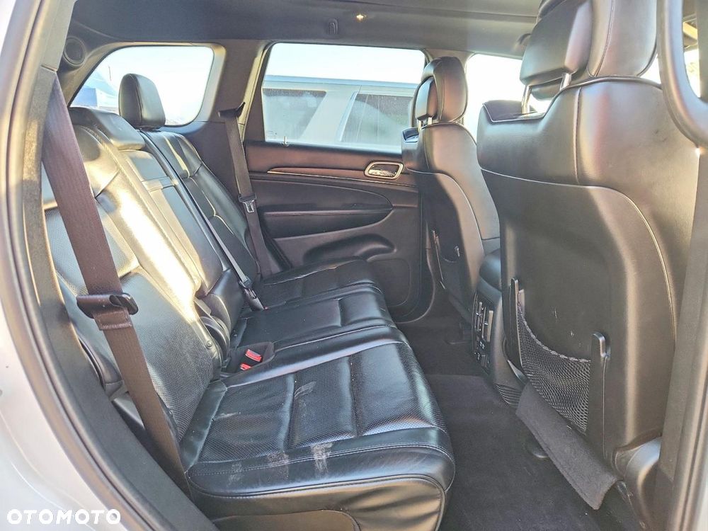 Jeep Grand Cherokee - 12