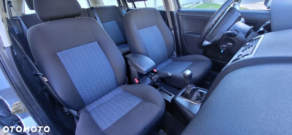 Ford Mondeo 1.8 Ambiente - 14