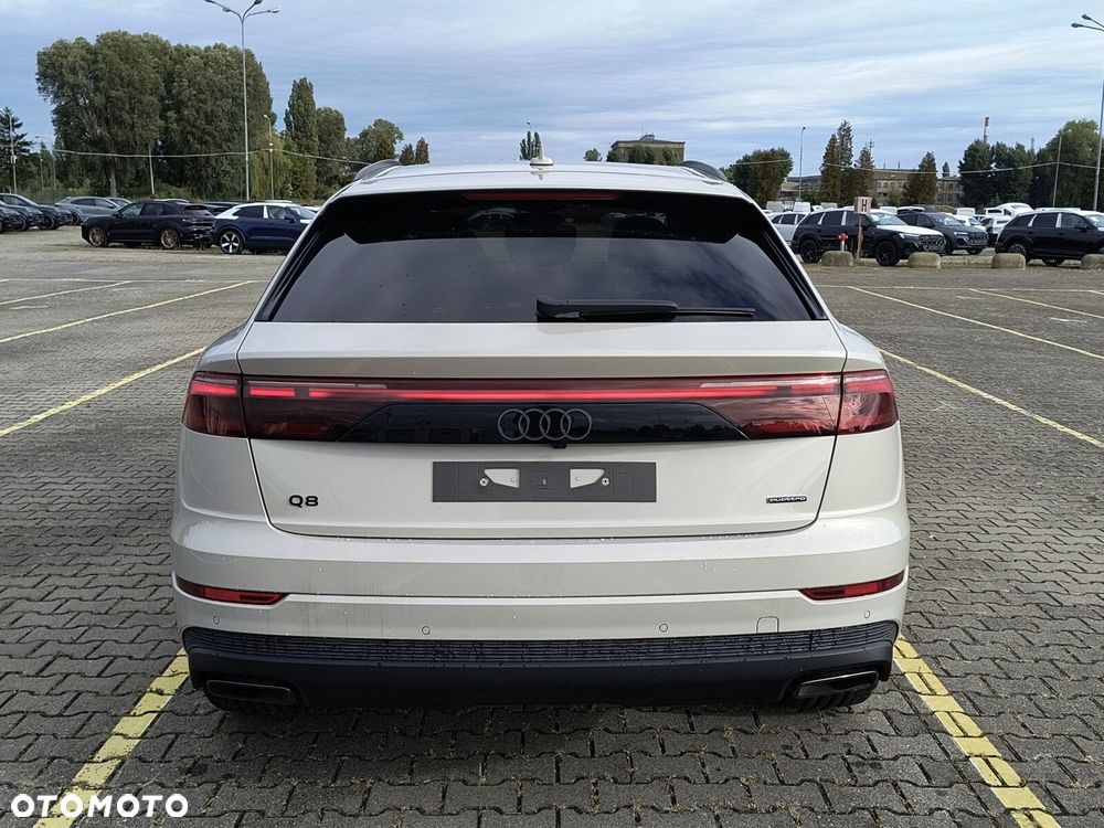 Audi Q8 - 10