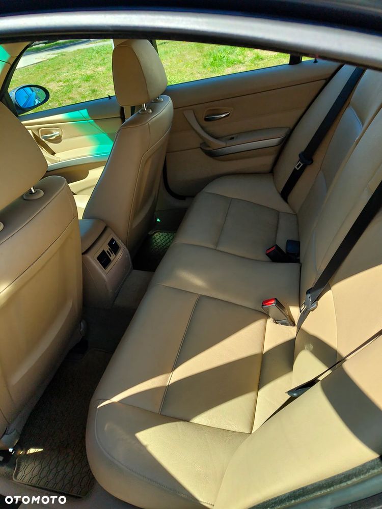BMW Seria 3 320i - 7