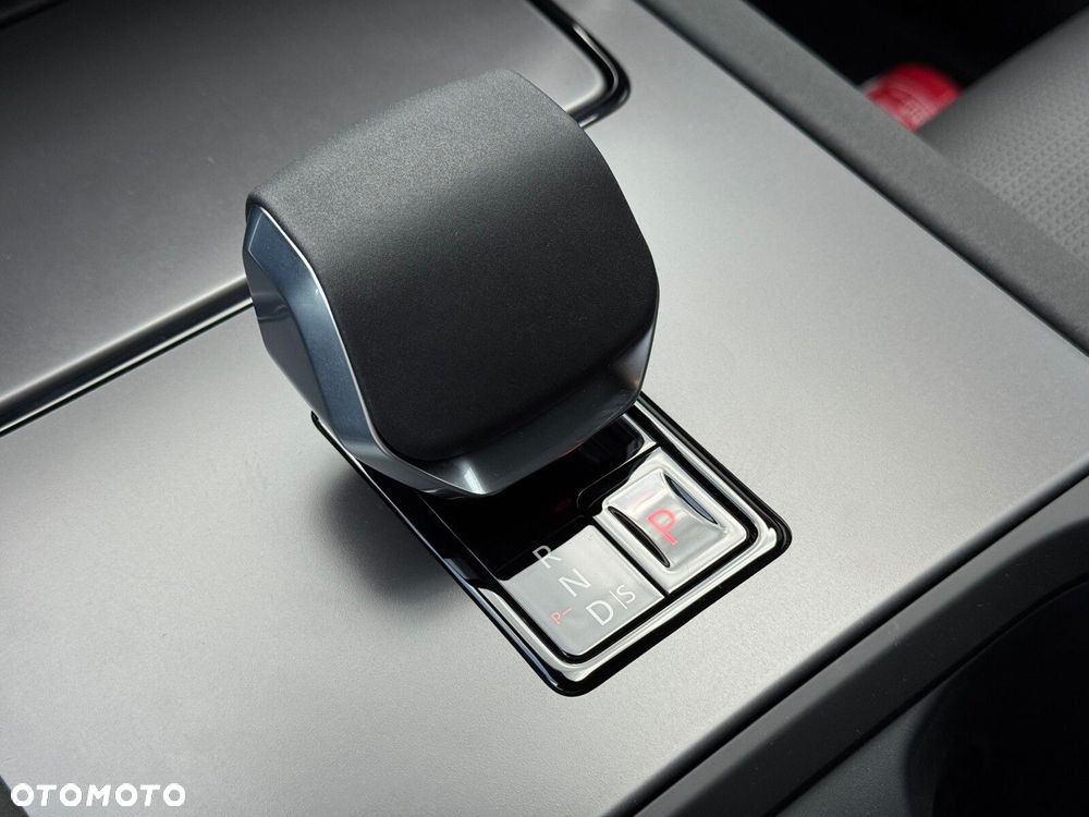 Land Rover Discovery Sport - 26