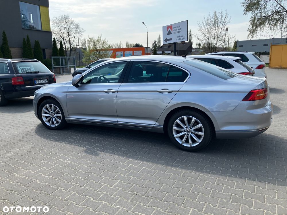 Volkswagen Passat 1.8 TSI BMT Highline - 23