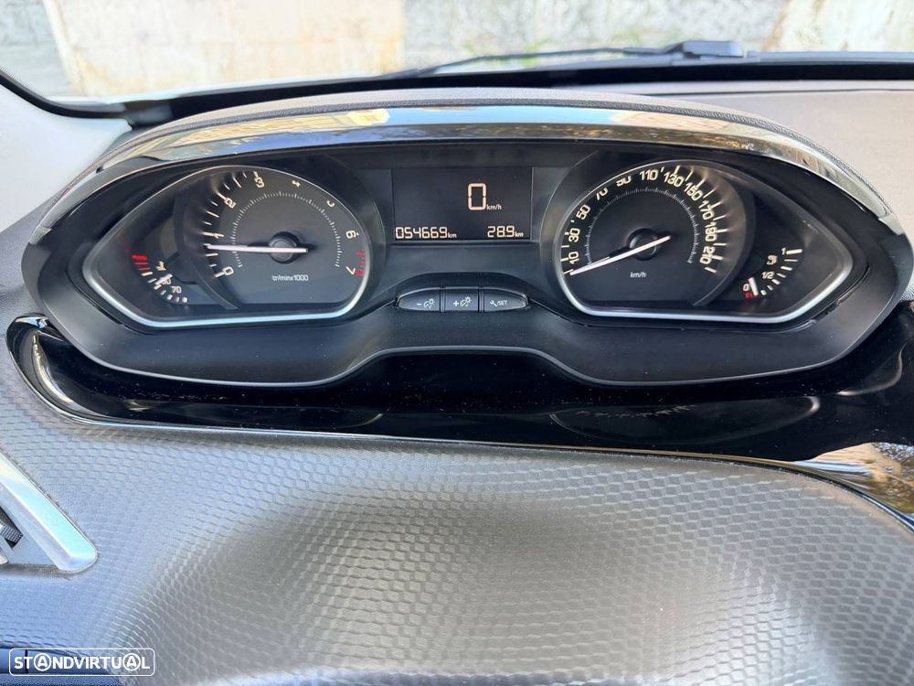 Peugeot 208 1.2 PureTech Style - 23