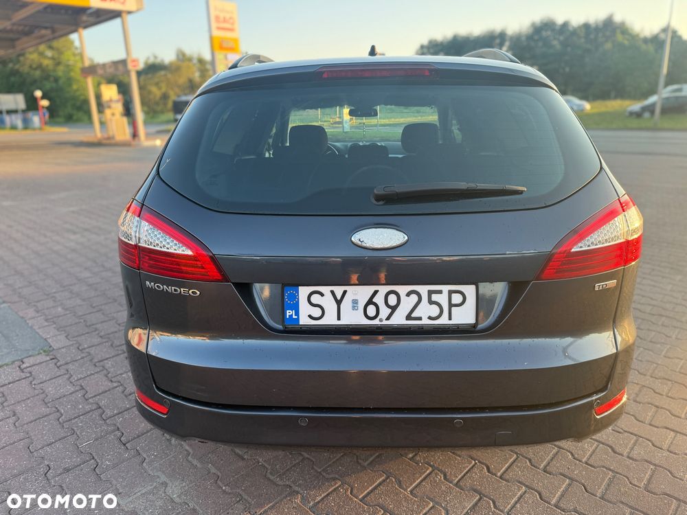 Ford Mondeo 2.0 TDCi Ghia - 8