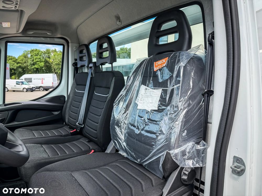 Iveco DAILY 35C16H3.0 Skrzynia 5 m - 23