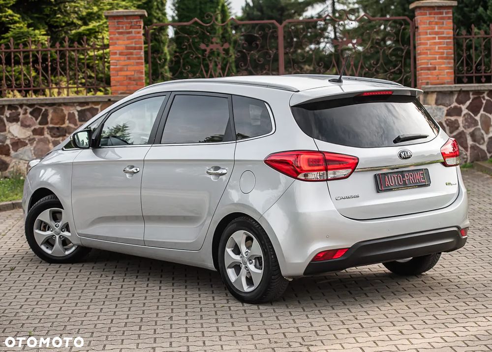 Kia Carens - 9