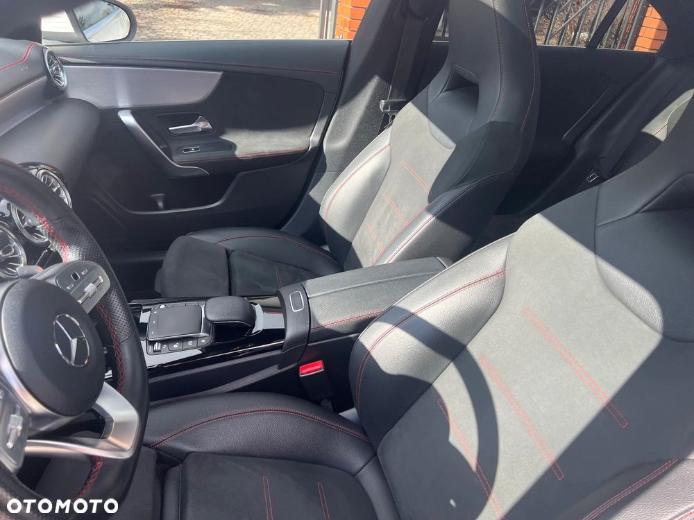 Mercedes-Benz CLA 200 AMG Line 7G-DCT - 17