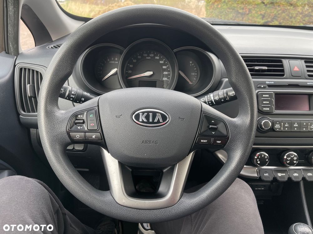 Kia Rio 1.2 Dream Team Edition - 13