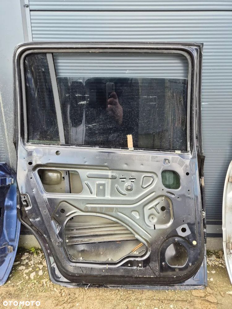 DRZWI KLAPA MASKA OPEL ZAFIRA II B - 24