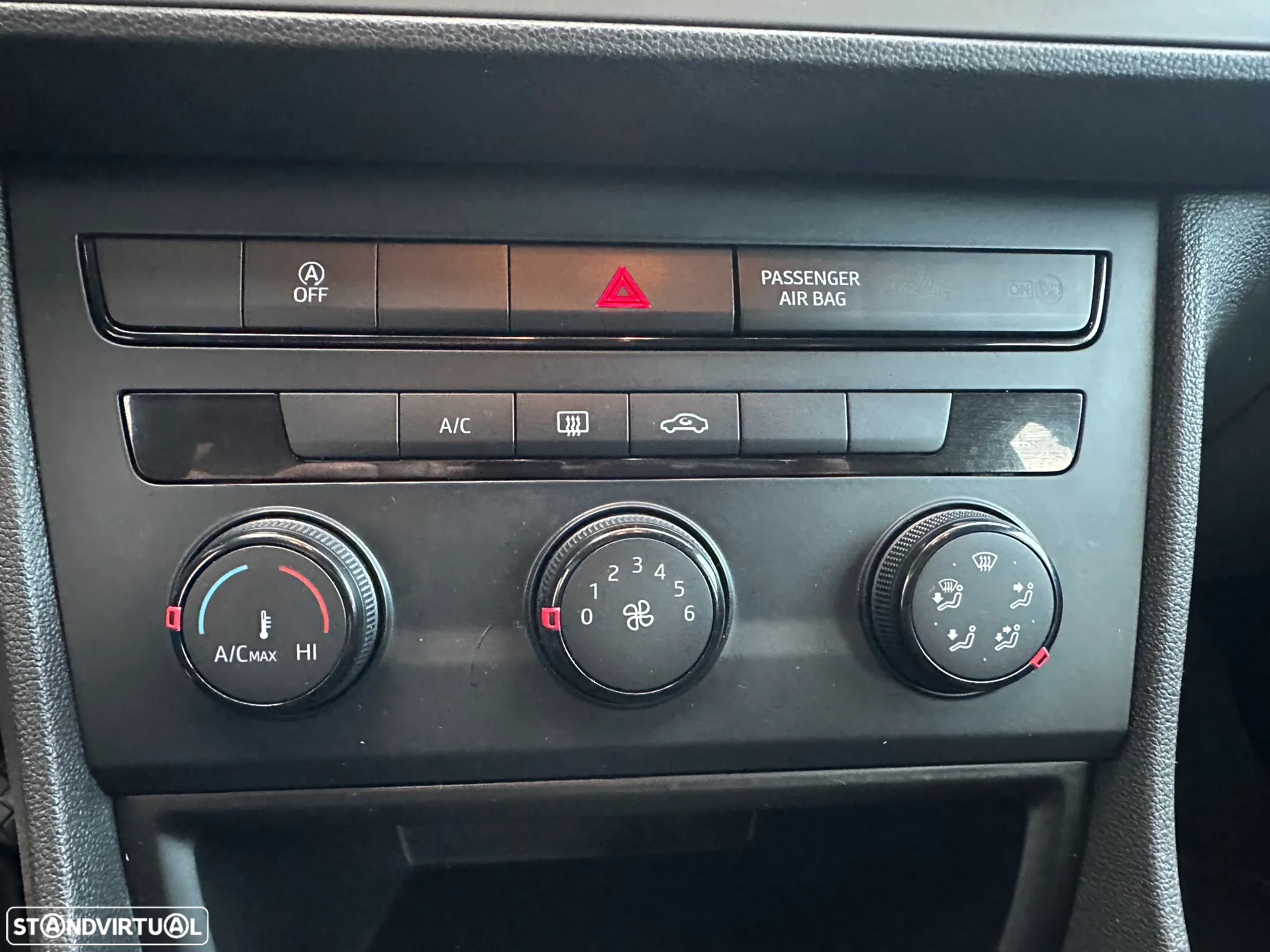 SEAT Leon 1.6 TDI Ecomotive Style - 23