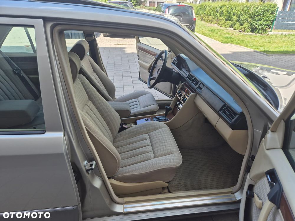 Mercedes-Benz W124 (1984-1993) - 26
