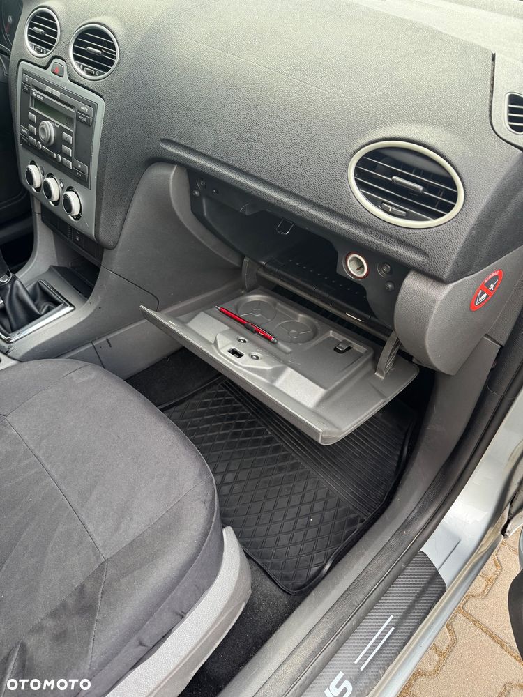 Ford Focus 1.6 TDCi DPF Ambiente - 24