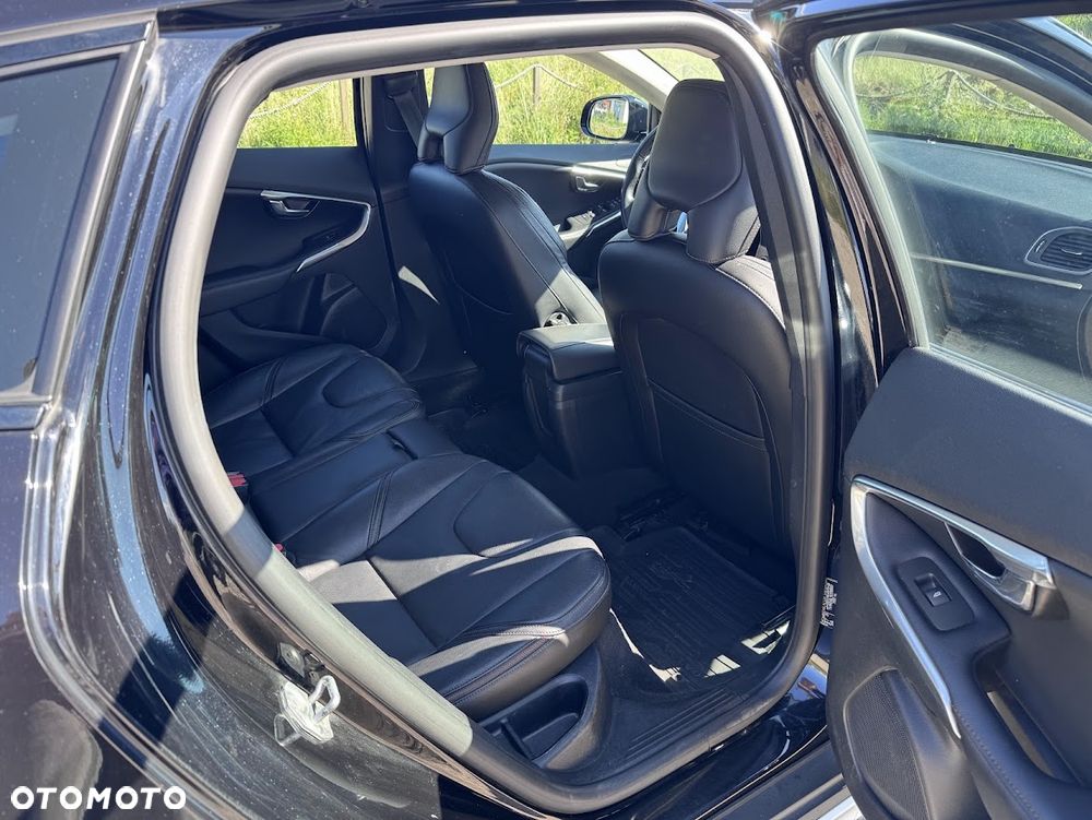 Volvo V40 Cross Country - 15