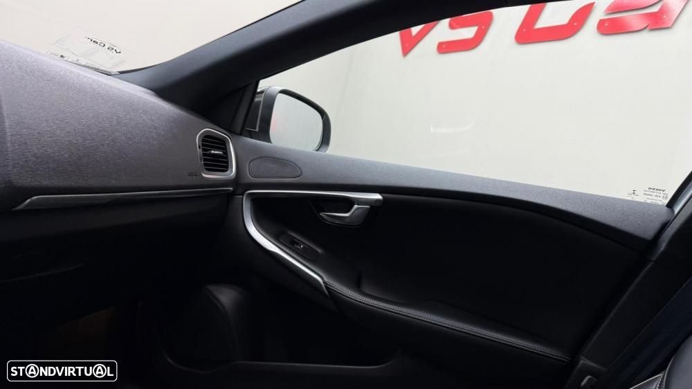 Volvo V40 2.0 D2 R-Design - 13