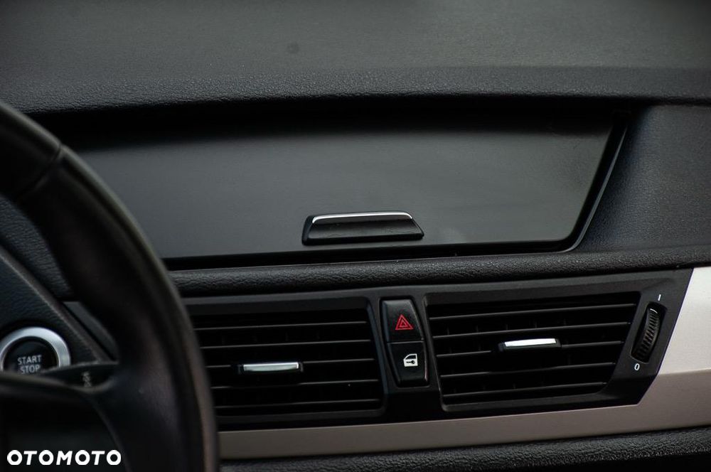 BMW X1 sDrive18i - 13