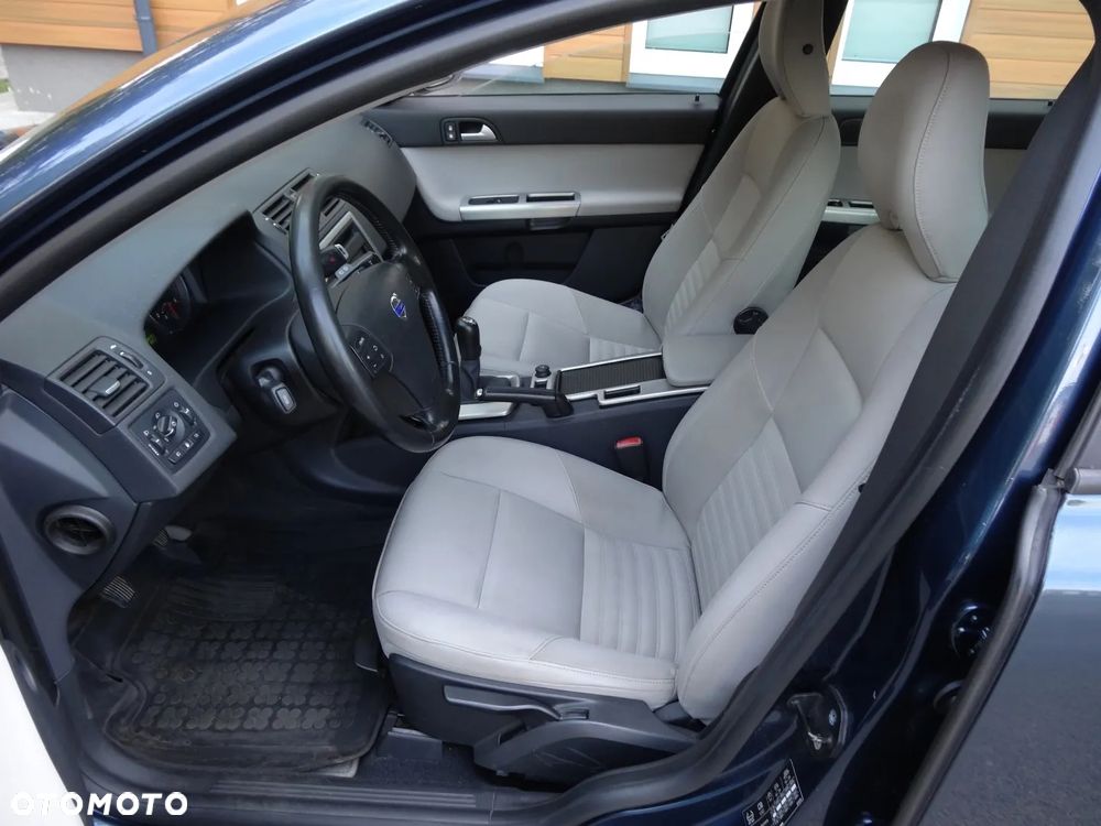 Volvo V50 2.0D DPF Momentum - 19