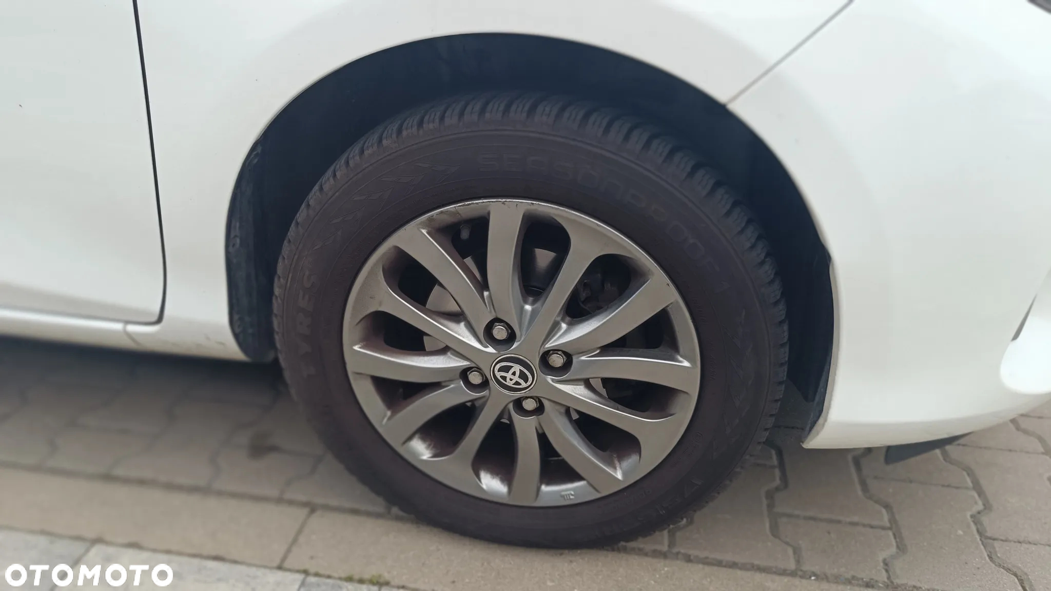 Toyota Yaris 1.33 Premium EU6 - 7