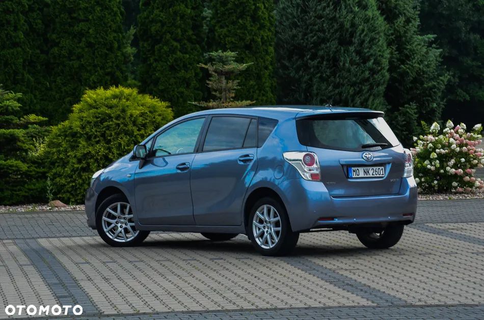 Toyota Verso 1.6 Premium 7os - 11