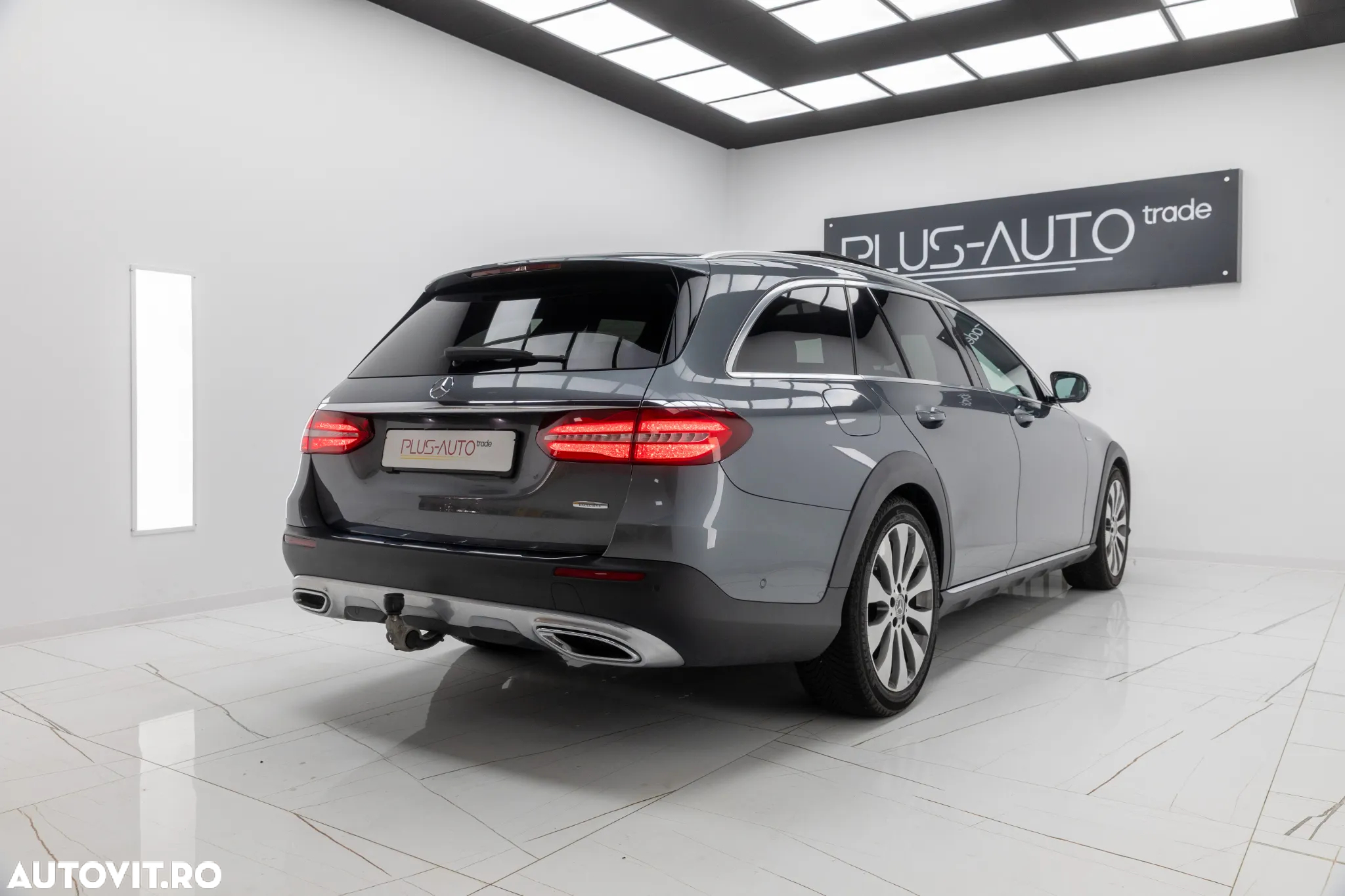 Mercedes-Benz E 220 d 4Matic 9G-TRONIC Avantgarde - 13