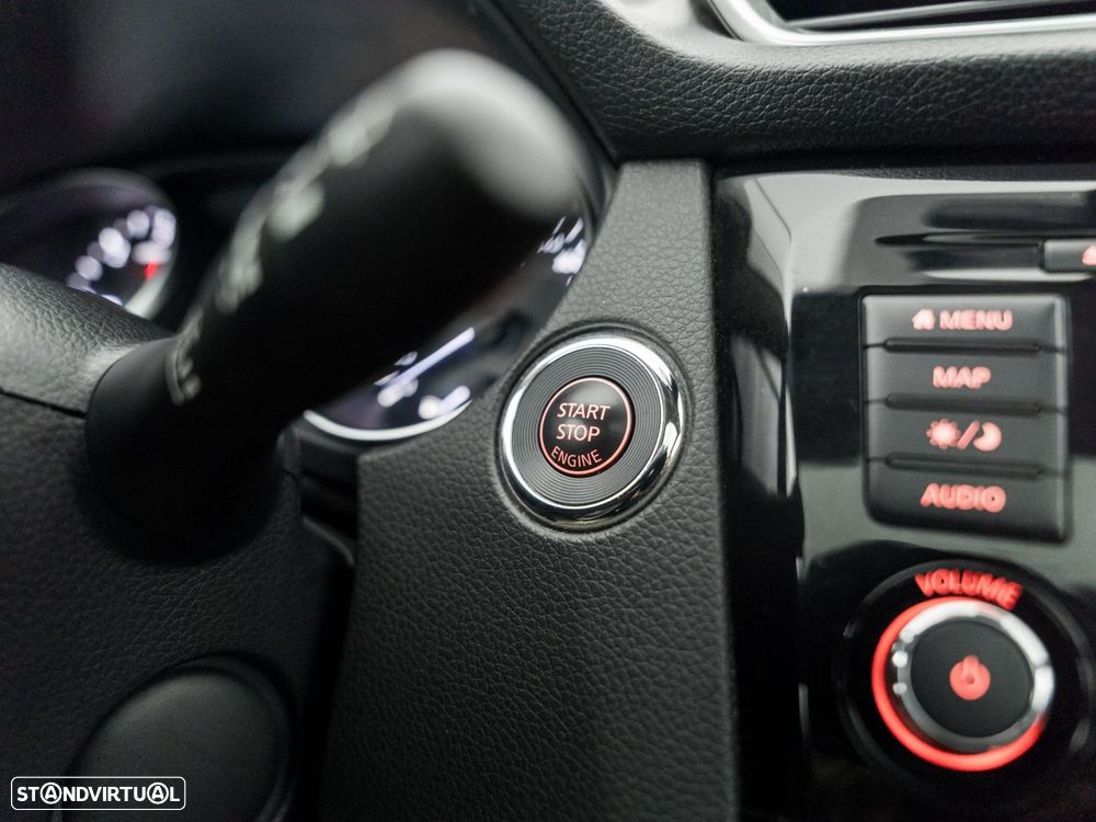 Nissan Qashqai 1.5 dCi N-Connecta - 23