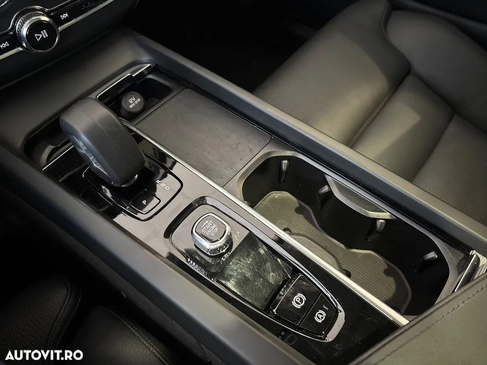 Volvo XC 60 T6 AWD AT PHEV Plus Bright - 14