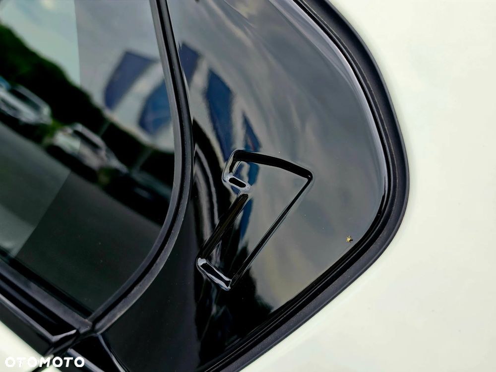 BMW Seria 1 120 mHEV - 17