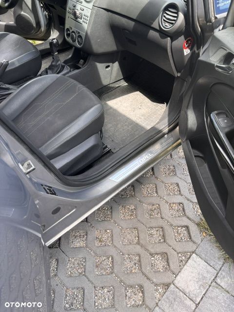 Opel Corsa 1.2 16V Enjoy - 18