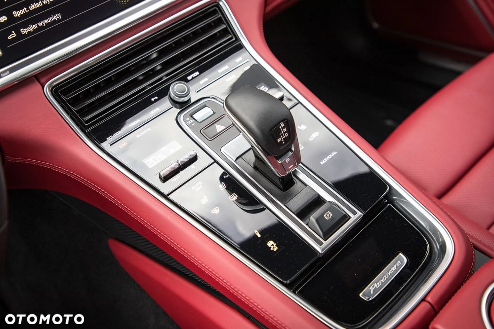 Porsche Panamera - 22