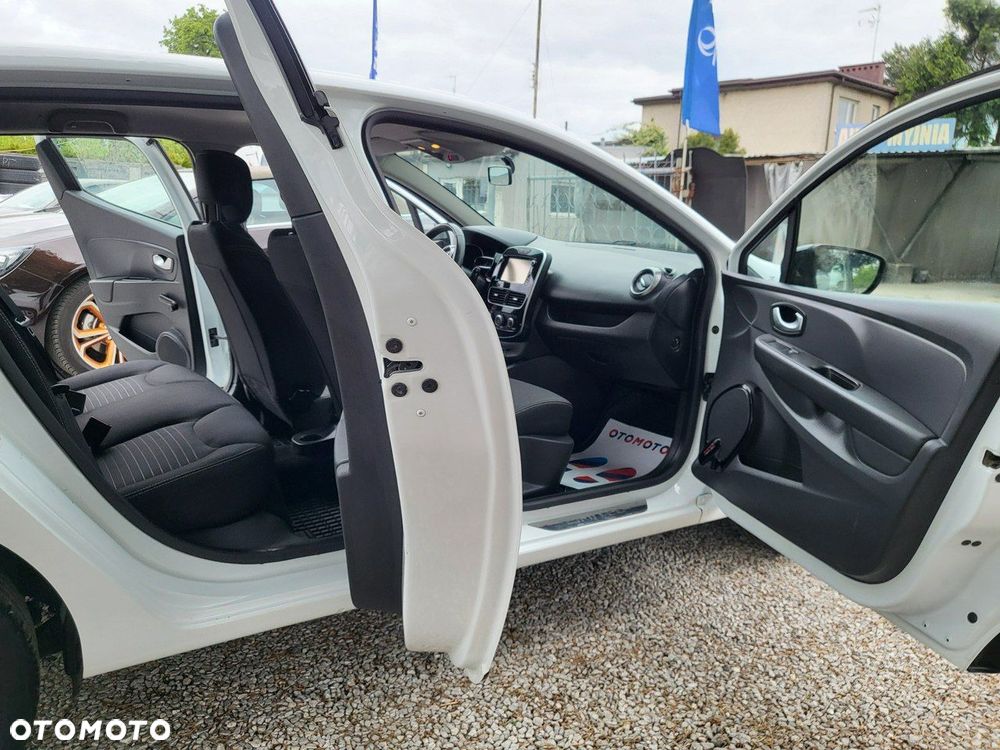 Renault Clio - 23