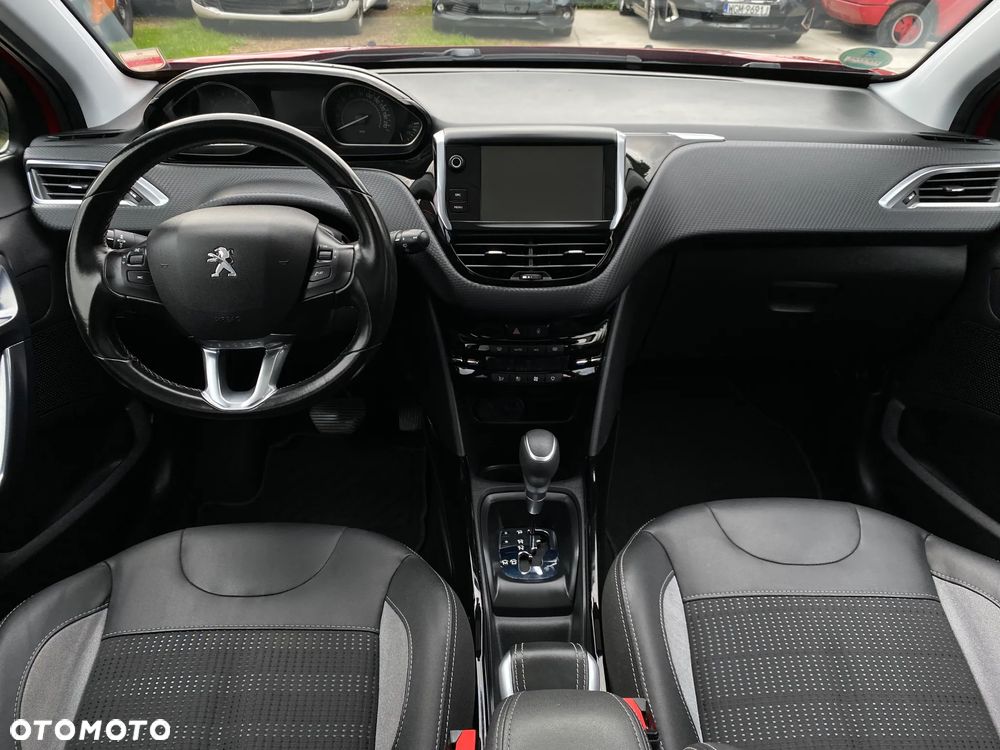 Peugeot 2008 1.2 Pure Tech Allure S&S EAT6 - 11