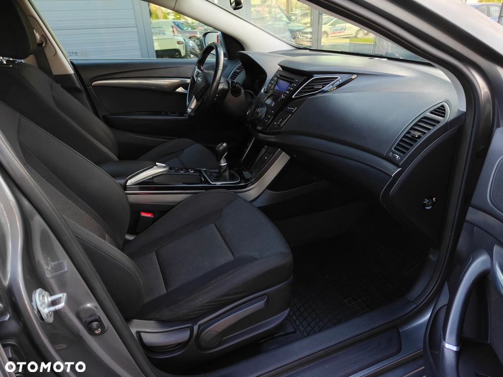 Hyundai i40 i40cw 1.7 CRDi Fifa World Cup Edition - 20