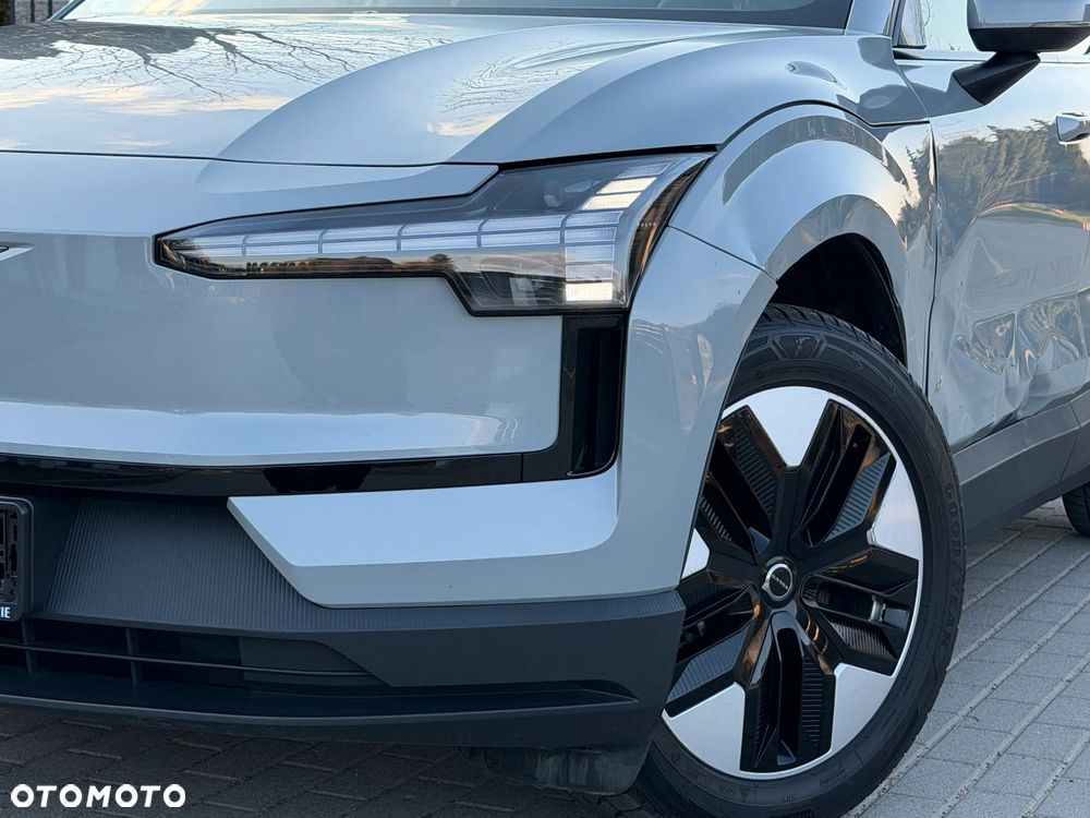 Volvo EX30 Single Motor Extended Range RWD Ultra - 34