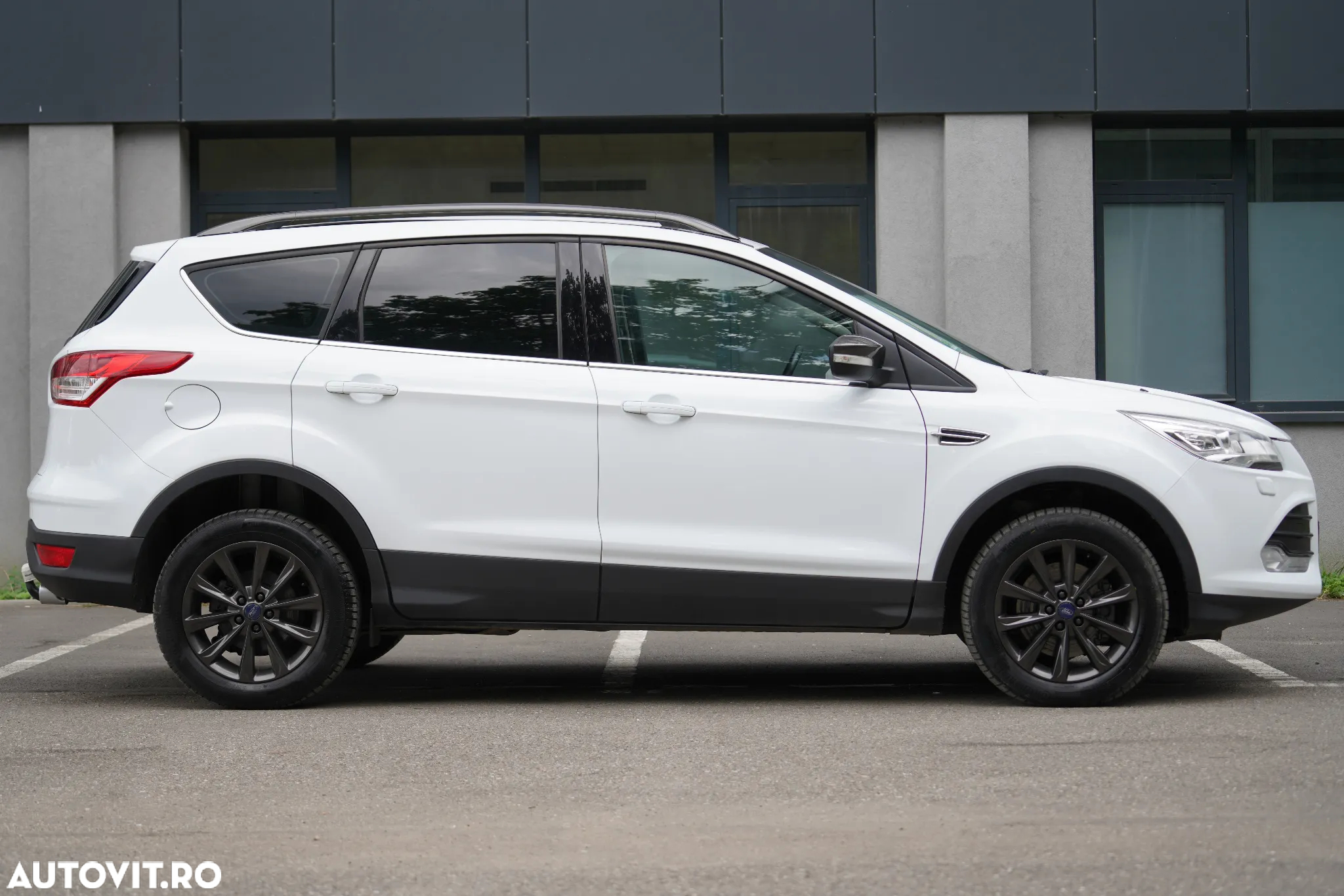 Ford Kuga 2.0 TDCi 4WD Titanium - 4
