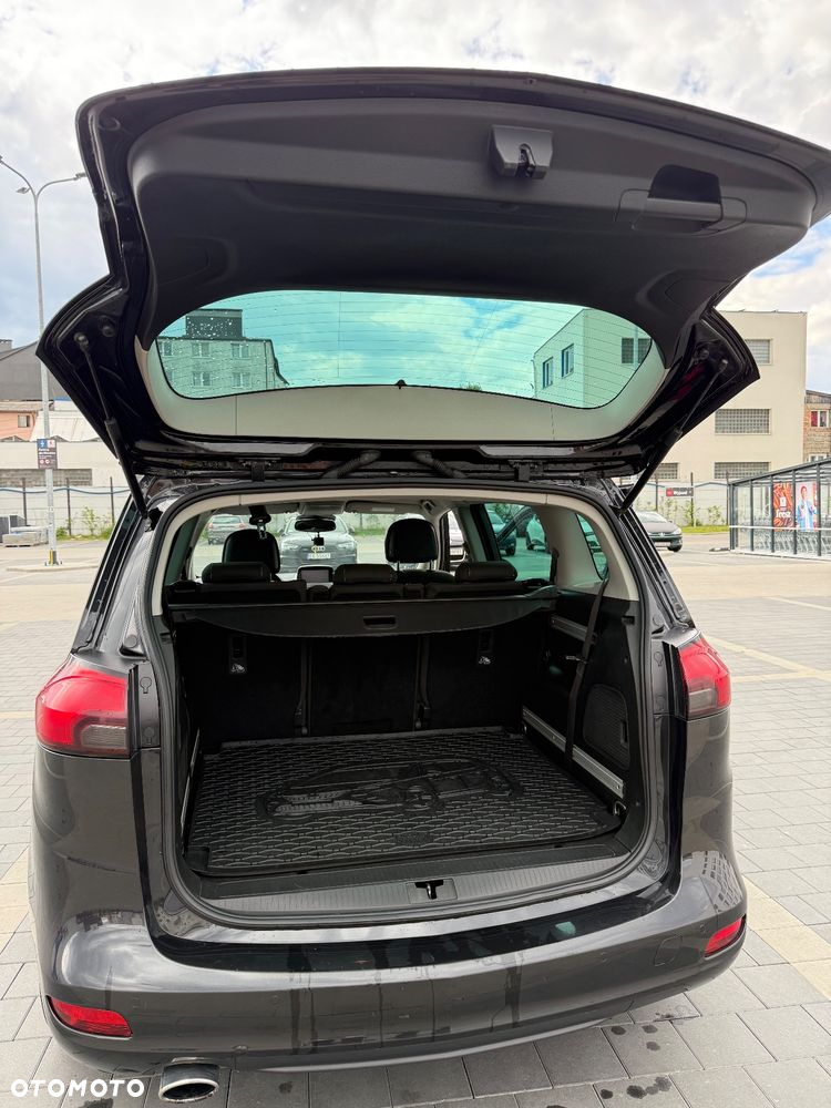 Opel Zafira - 10