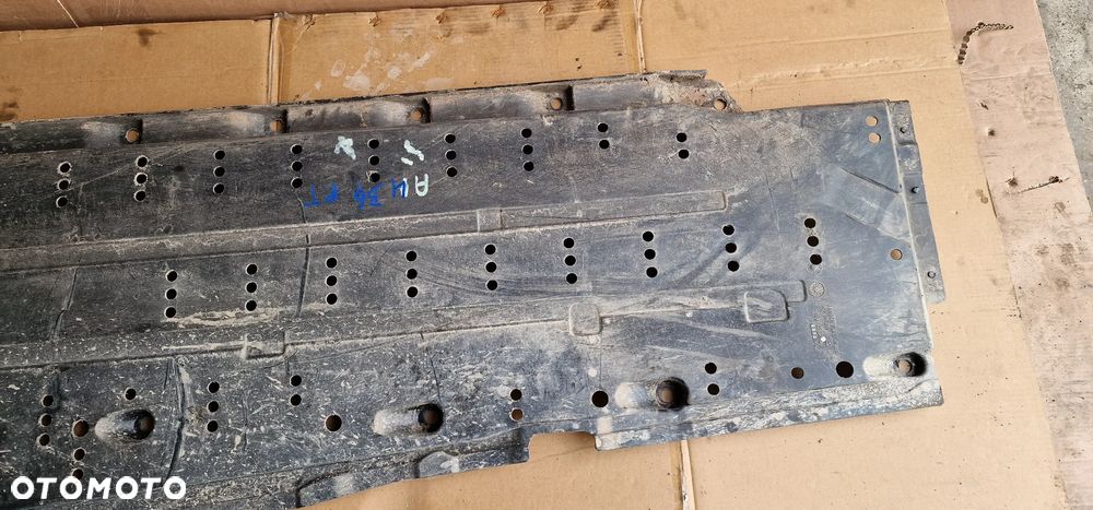 Osłona płyta podwozia prawa Audi A4 B6 8E0825208B - 3