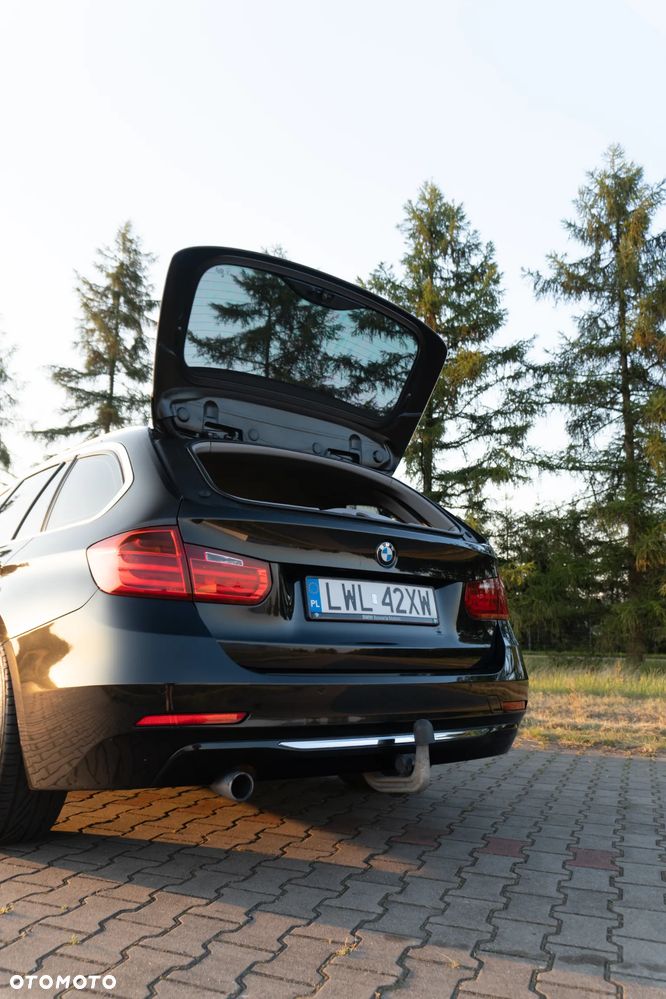 BMW Seria 3 318d Luxury Line - 24