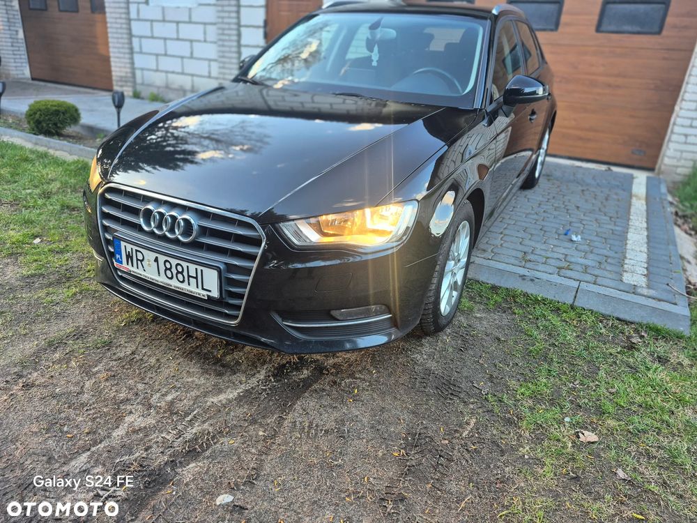 Audi A3 Sportback 1.6 TDI S line Sportpaket - 3